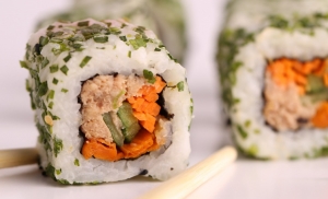Domowe sushi – proste triki, dzięki którym zaskoczysz swoich gości