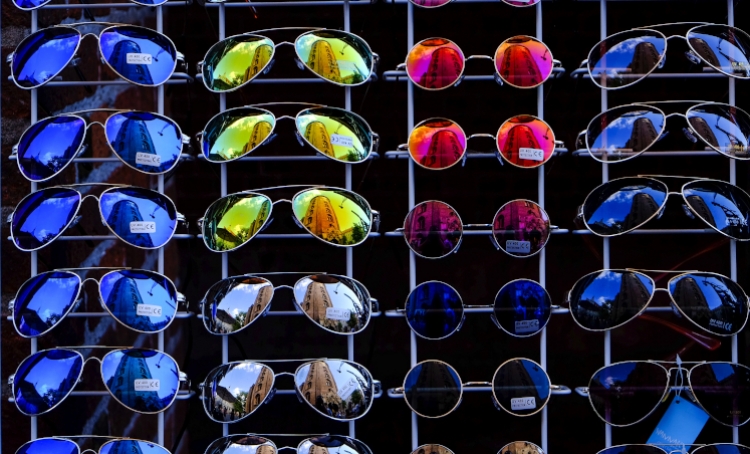 Dlaczego warto wybrać okulary z polaryzacją?