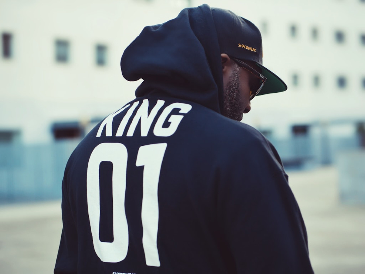 sklep z ubraniami streetwear
