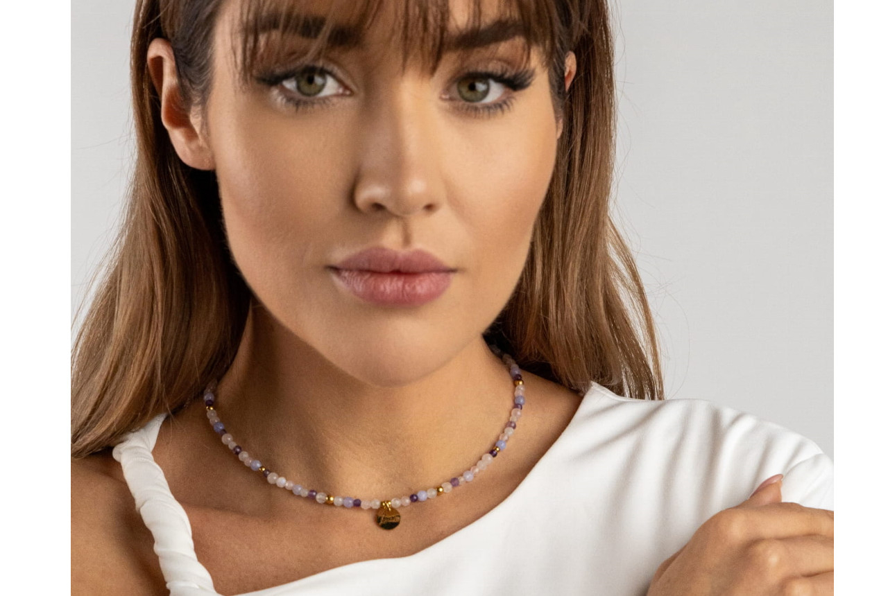 naszyjnik z kamieniami naturalnymi – biżuteria dla mamy na Dzień Mamy