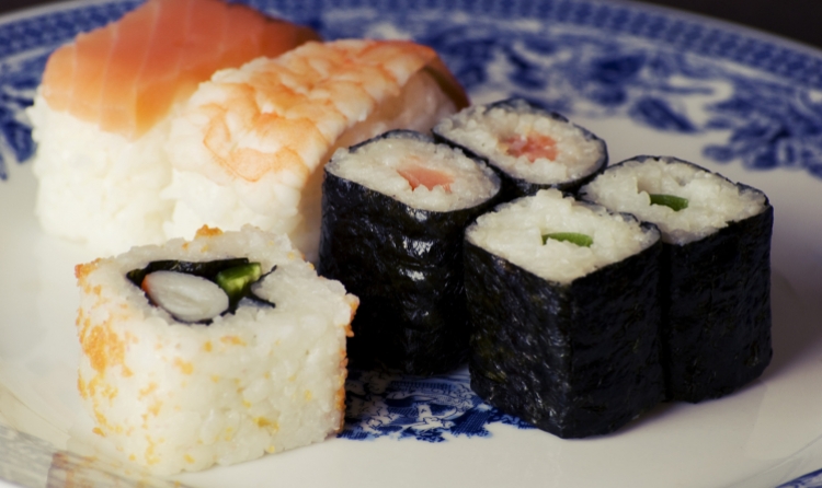 Domowe sushi — jak wybrać dobrą rybę?